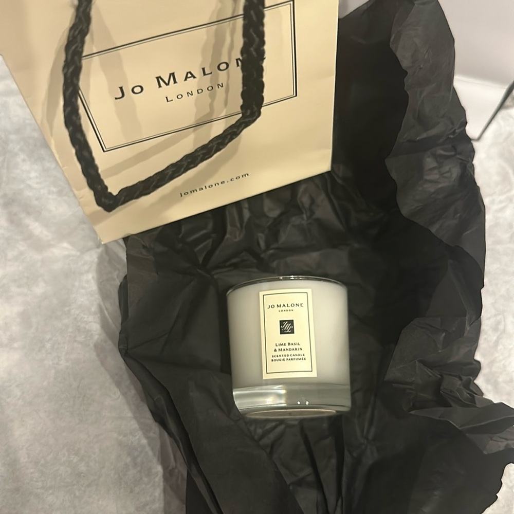 BNWT Lime Basil and Mandarin Mini Candle Travel 1.2 oz Sold❤️